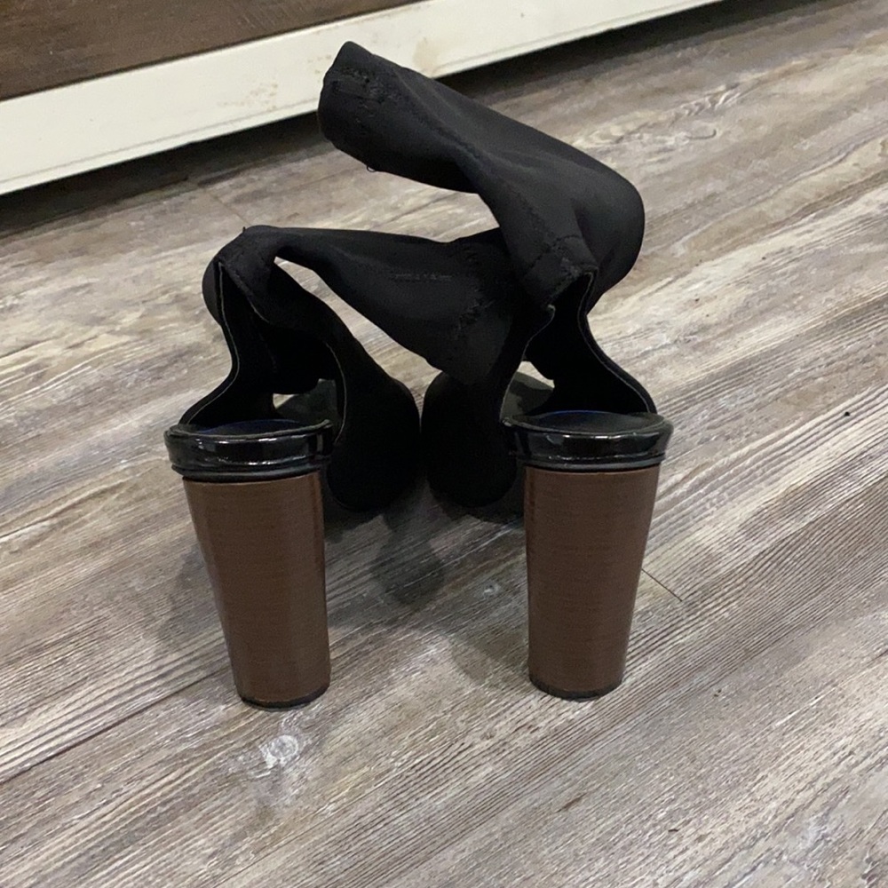 Heels - Picture 2 of 3